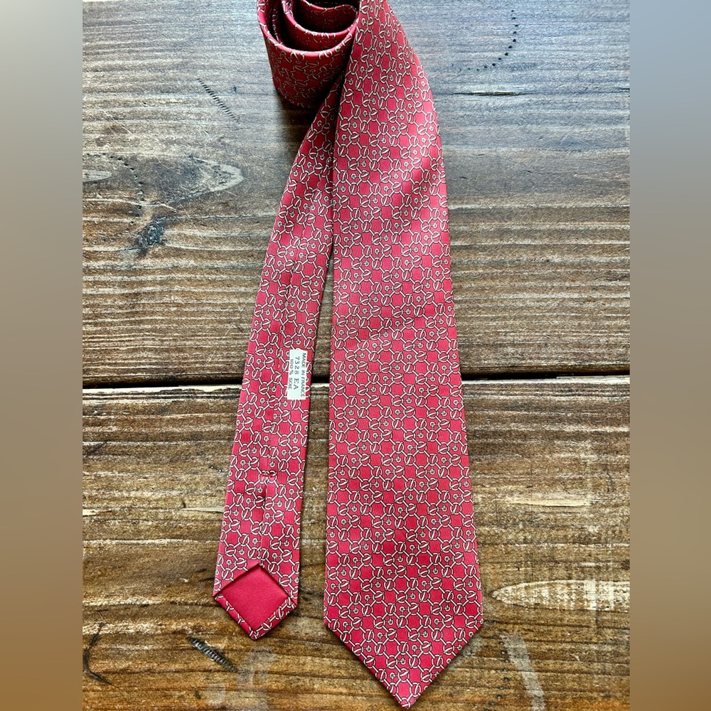 Neiman Marcus 100% Silk Red Patterned Men's Tie